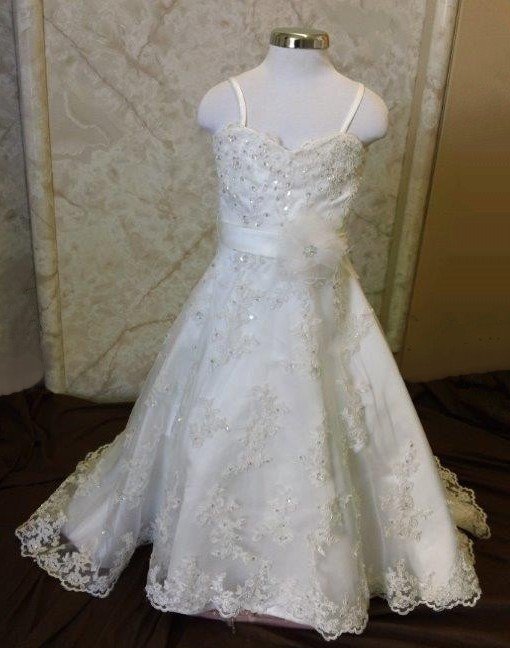 lace flower girl dress 